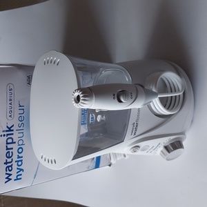 (New) Waterpik Dental Flosser 600 Series 10 Settings SEALED